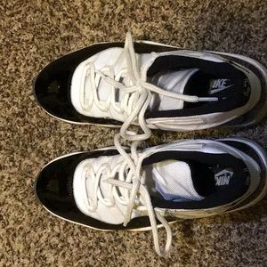 Jordans Concord high top 11s in black and white